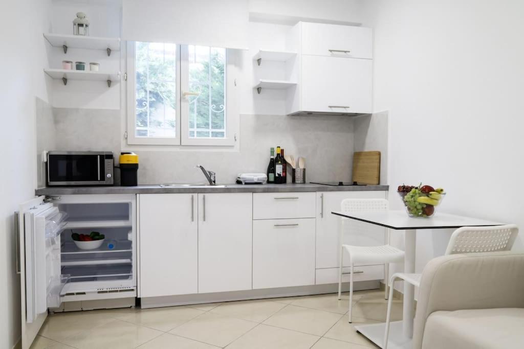 Cozy Apartment Near Airport Koropion Bagian luar foto